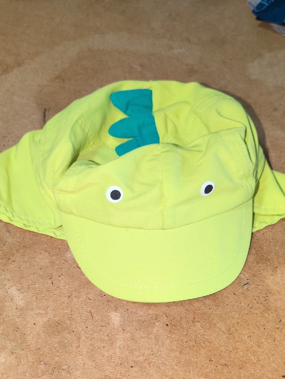 ❤️‍🔥10/$10❤️‍🔥 Baby Target Neon Lime Dinosaur Sun Swim Hat
